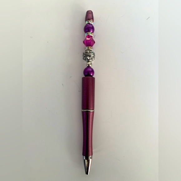 Hand crafted Beaded Pen, black ink with extra refillable ink. - Picture 1 of 2